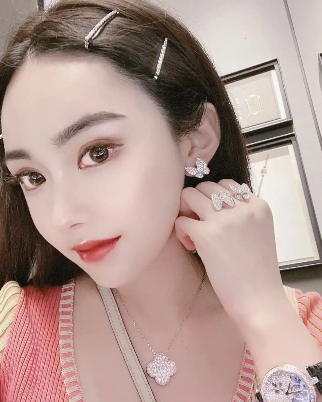 玫瑰金耳钉热销款推荐：时尚百搭，提升气质的必备饰品SEO优化标题