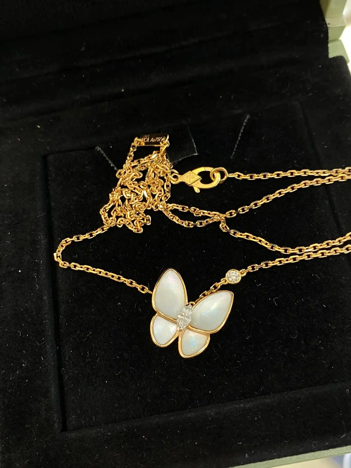 玫瑰金耳钉选购指南：时尚百搭，让你的耳朵闪耀如玫瑰💍