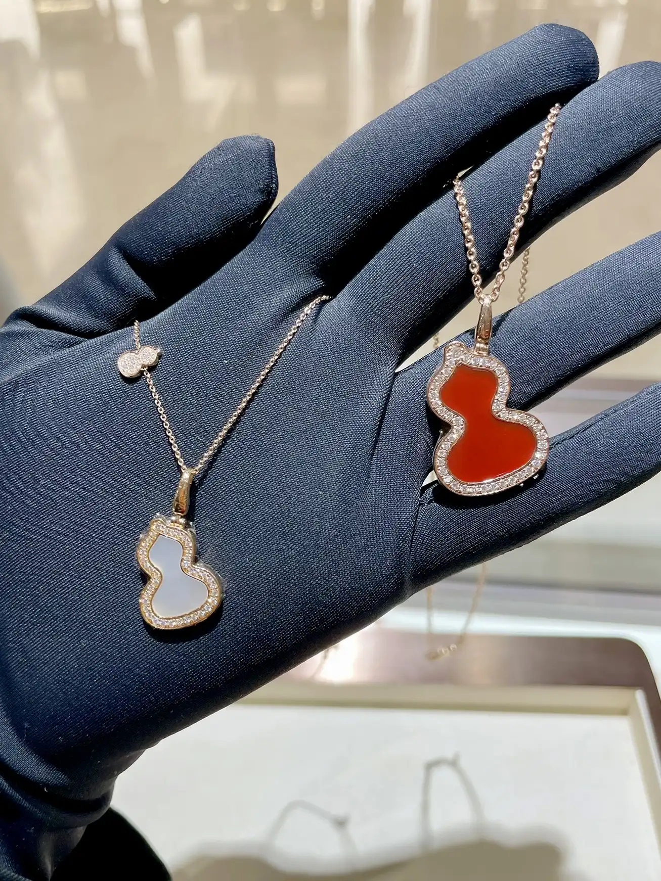 玫瑰金耳钉图片展示