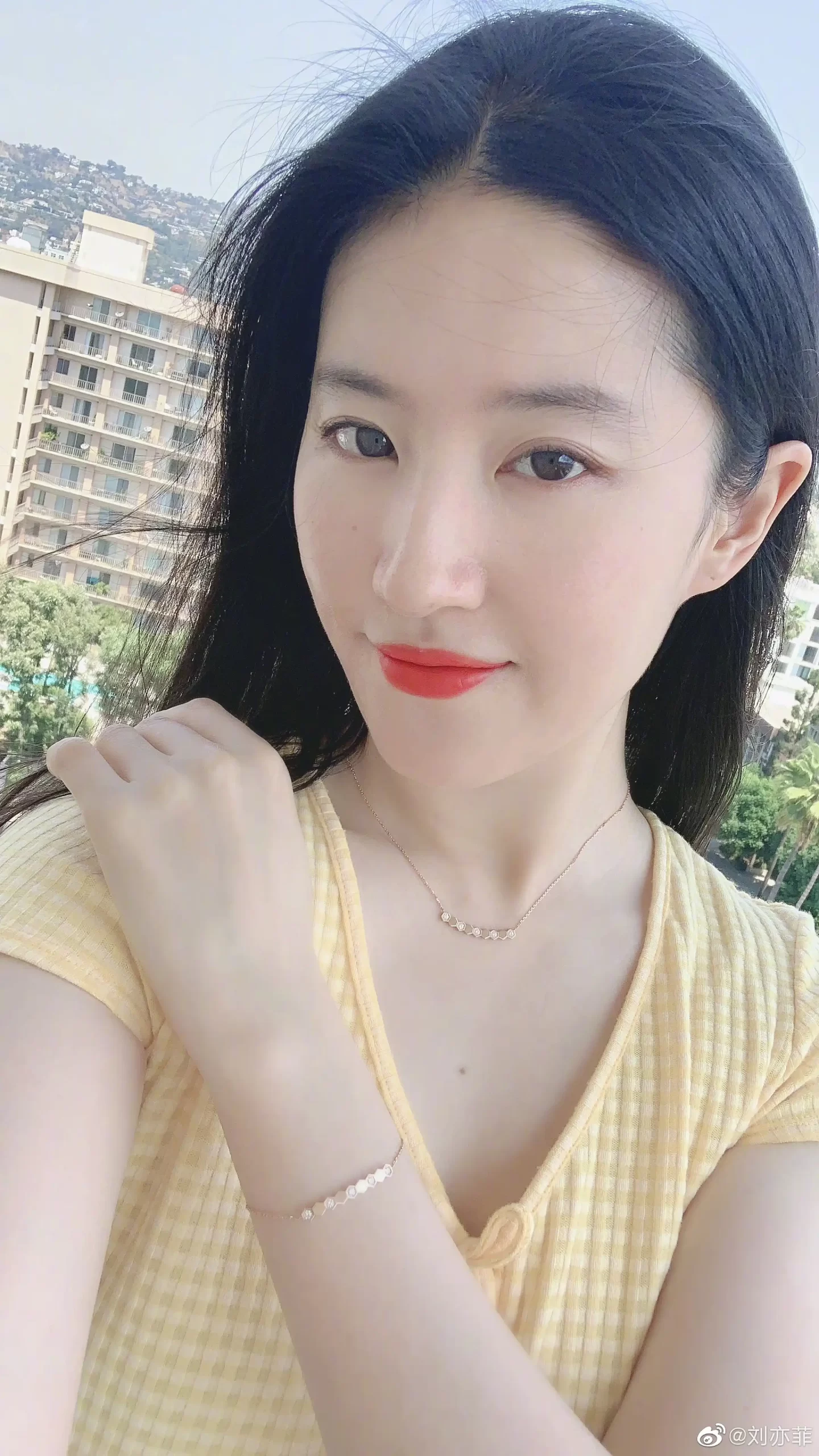 网红必备！2023年流行玫瑰金耳圈，轻松打造时尚气质，选购攻略大全