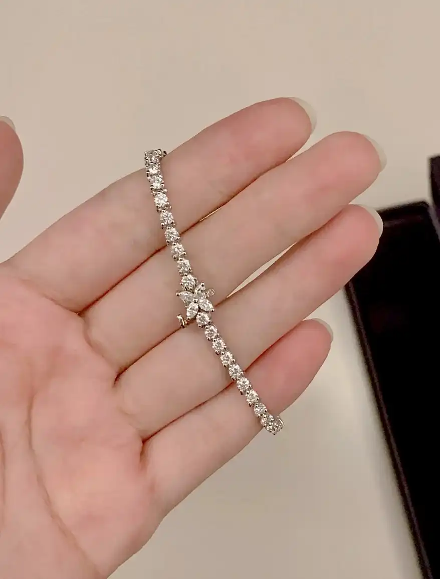 风波升级！耳环事件被深扒，慈善账本现黑洞，四川慈善总会辟谣