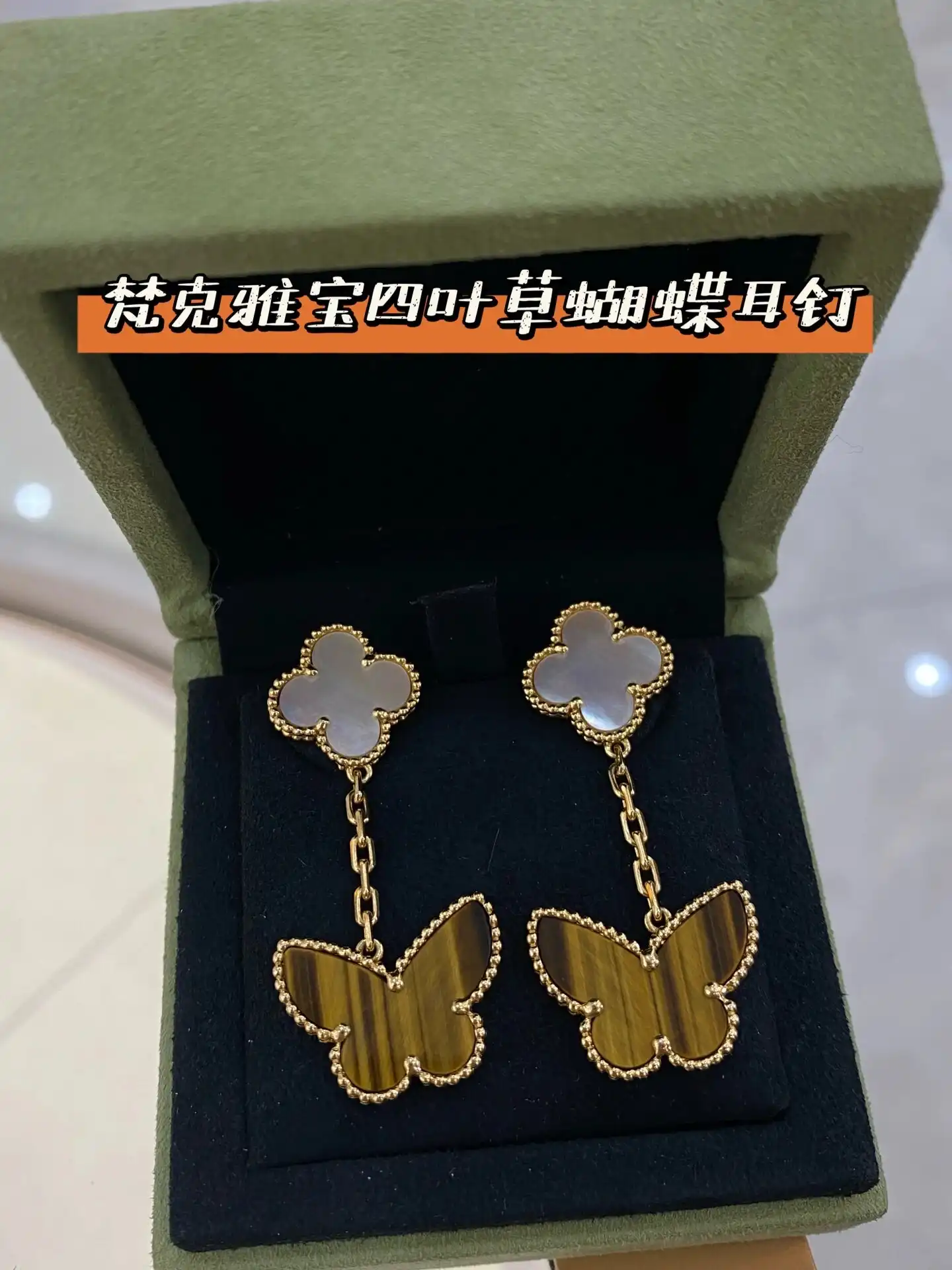 热门时尚单品推荐：玫瑰金耳钉，优雅气质必备饰品选购指南！
