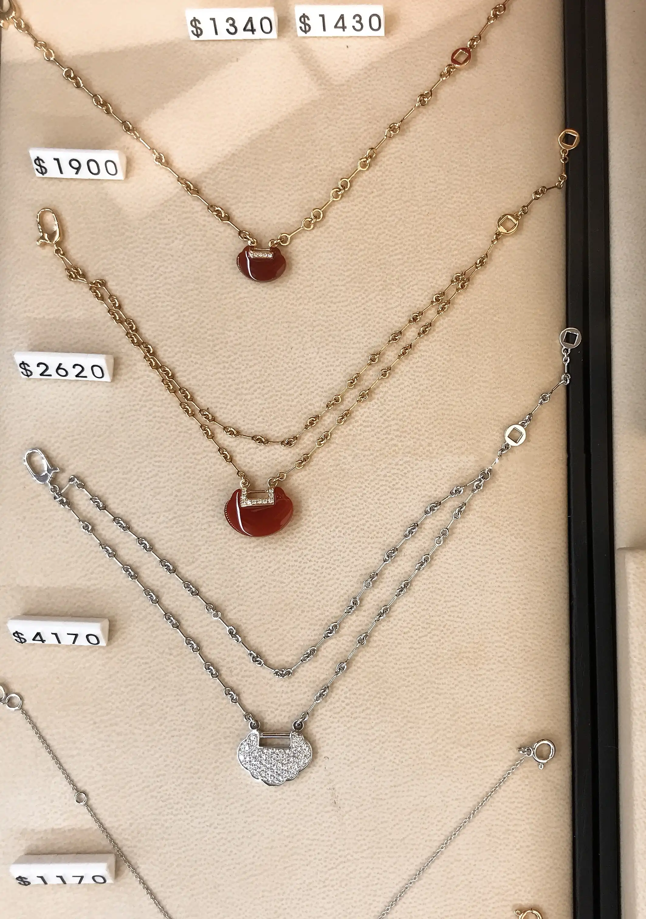玫瑰金耳圈图片展示