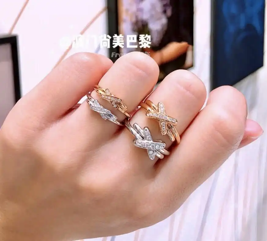 网红爆款！玫瑰金耳圈热销排行，时尚达人必备饰品推荐